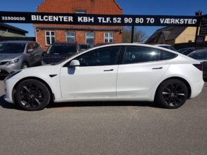 Tesla Model 3 Long Range AWD 4d
